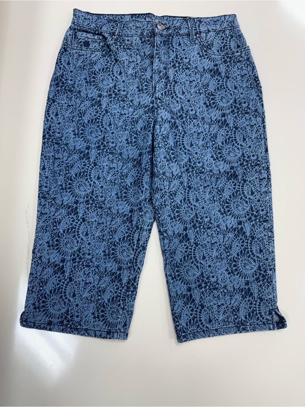 Gloria Vanderbilt Blue Floral Pattern Amanda Skimmer Pants Size 8